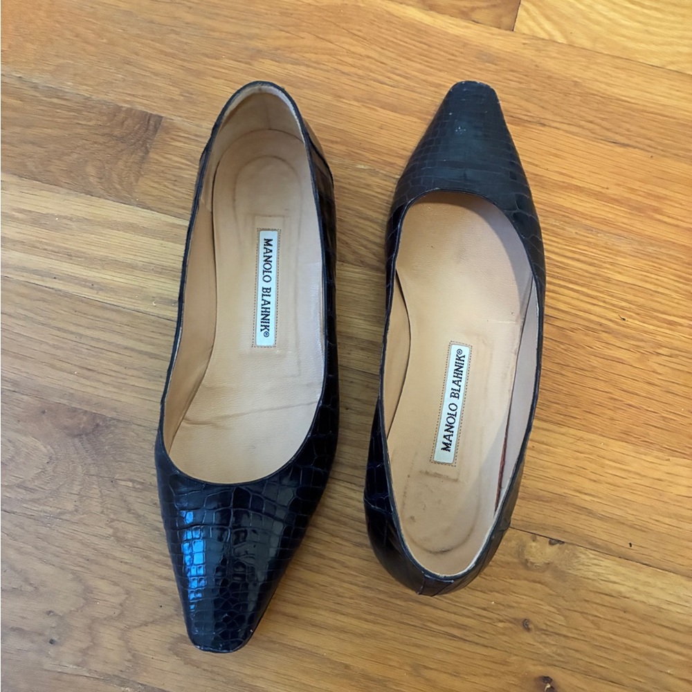 Manolo Blahnik Navy Alligator Crocodile Flats